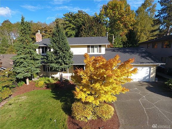 2nd image of 19216 Kenlake Pl NE