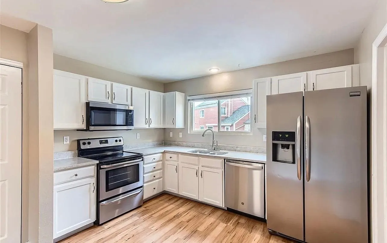2 bed, 1.0 bath, 1426 sqft, $1,274 — Photo 3