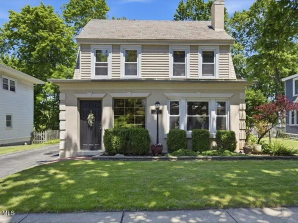 11 Freeman Road, Albany, NY 12208