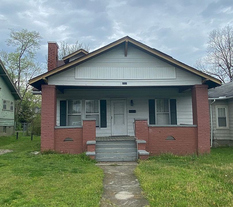 1st image of 2529 E 5th Ave