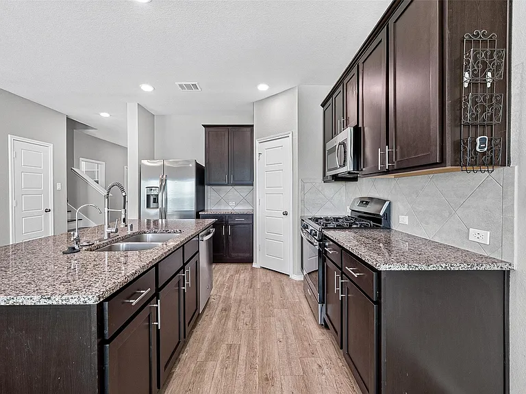 21522 Autumn Summit St — Photo 14