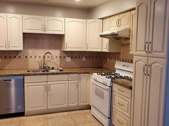 3rd image of 15119 Monterey Ave