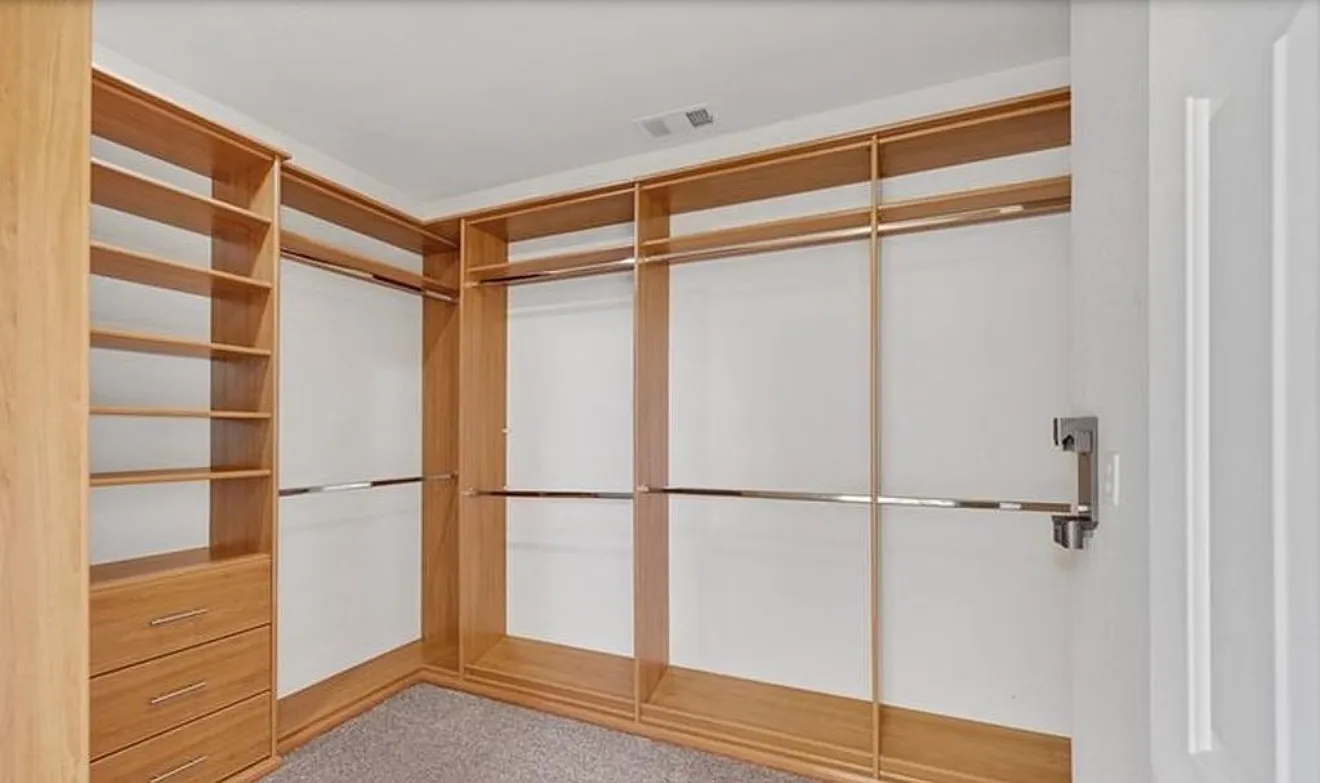 3 bed, 2188 sqft, $3,500 — Photo 4