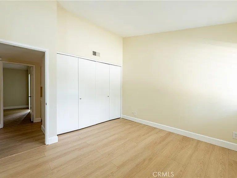 24221 Hatteras St — Photo 36