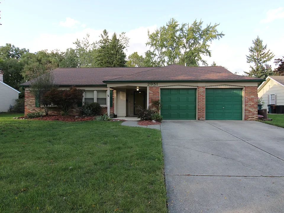 2951 Hill Dr