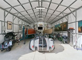 127 Dodge Rd, Saint Simons Island, GA 31522