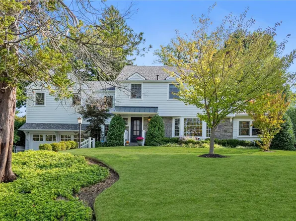 12 Lynn Road, Port Washington, NY 11050