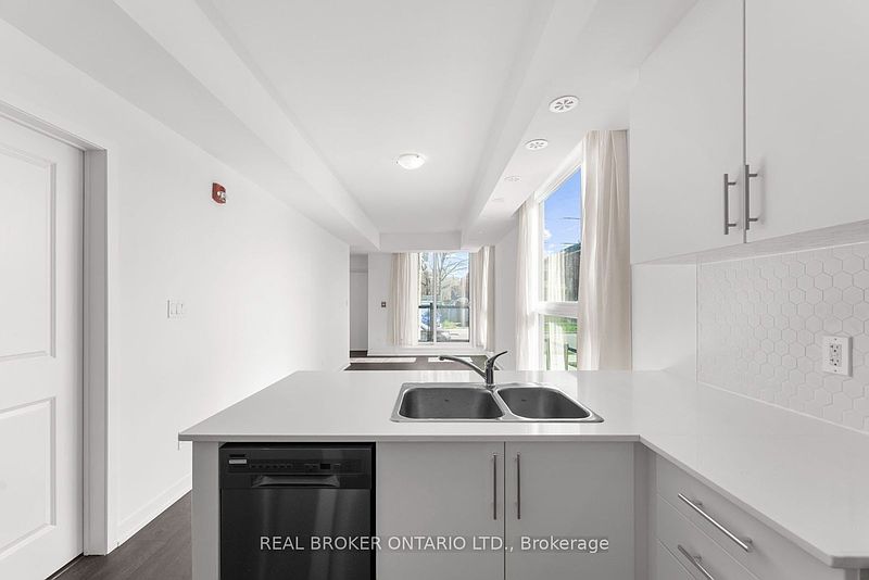 Toronto Townhouse for rent - 2 Bedrooms — photo 20