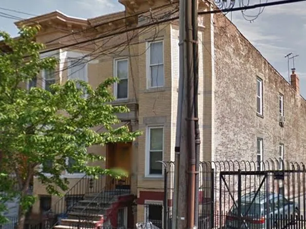 5922 70th Ave, Ridgewood, NY 11385