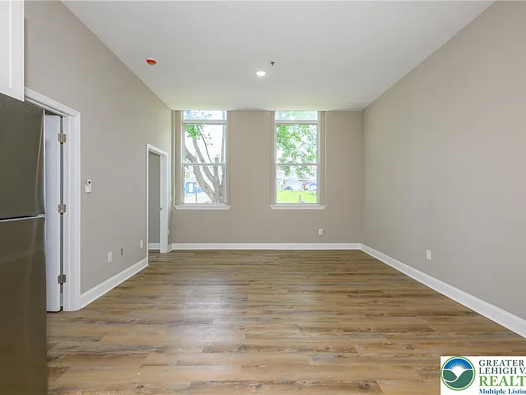 1012 2nd St N — Photo 17