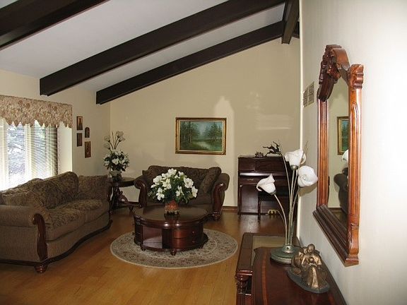 3rd image of 353 Woodlane Ct