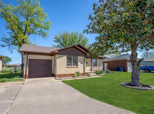 928 W Cherokee St, Lindsay, OK 73052