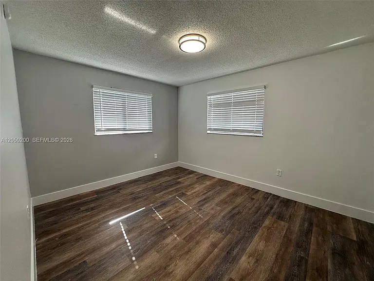 529 SW 4th St #301 — Photo 21