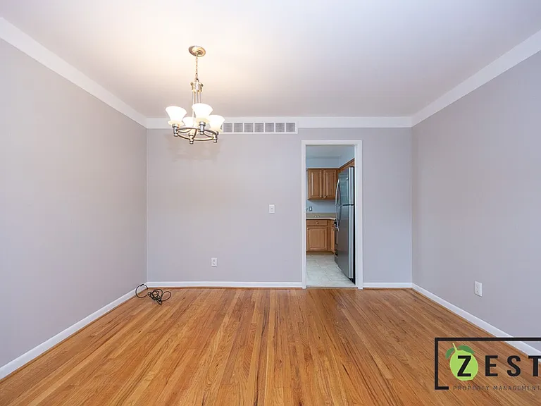 415 Fox Hills Dr N — Photo 6