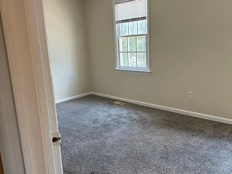 120 Concord Dr #C — Photo 10