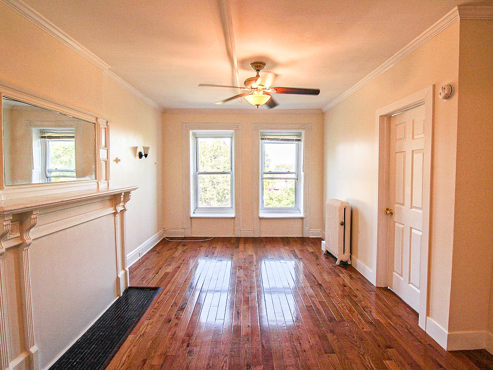 1st image of 54 Macon St #8