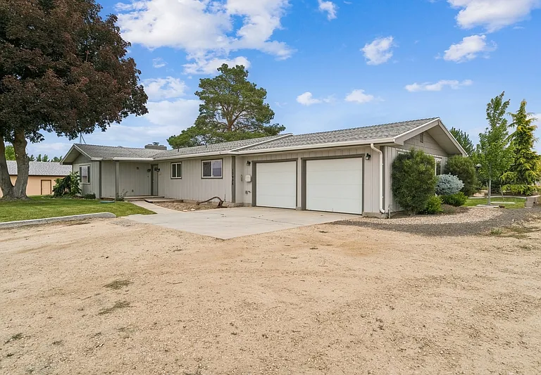 10996 Willis Rd — Photo 45