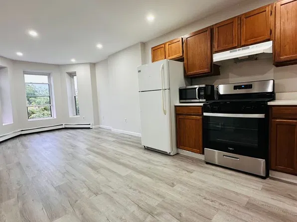 96 Hammond St, Boston, MA