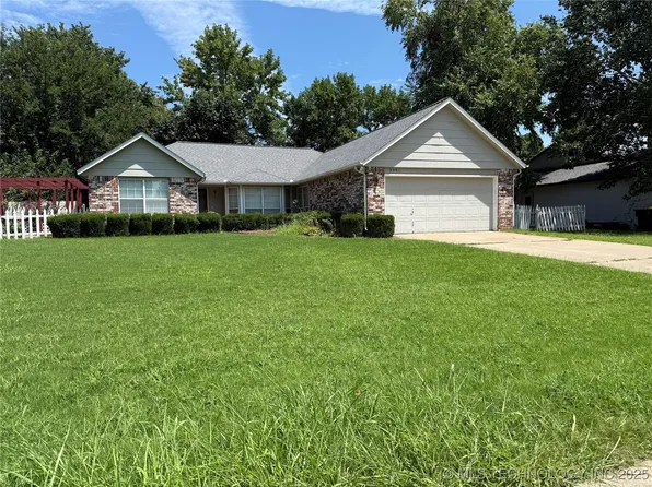 9905 E 117th Pl, Bixby, OK 74008