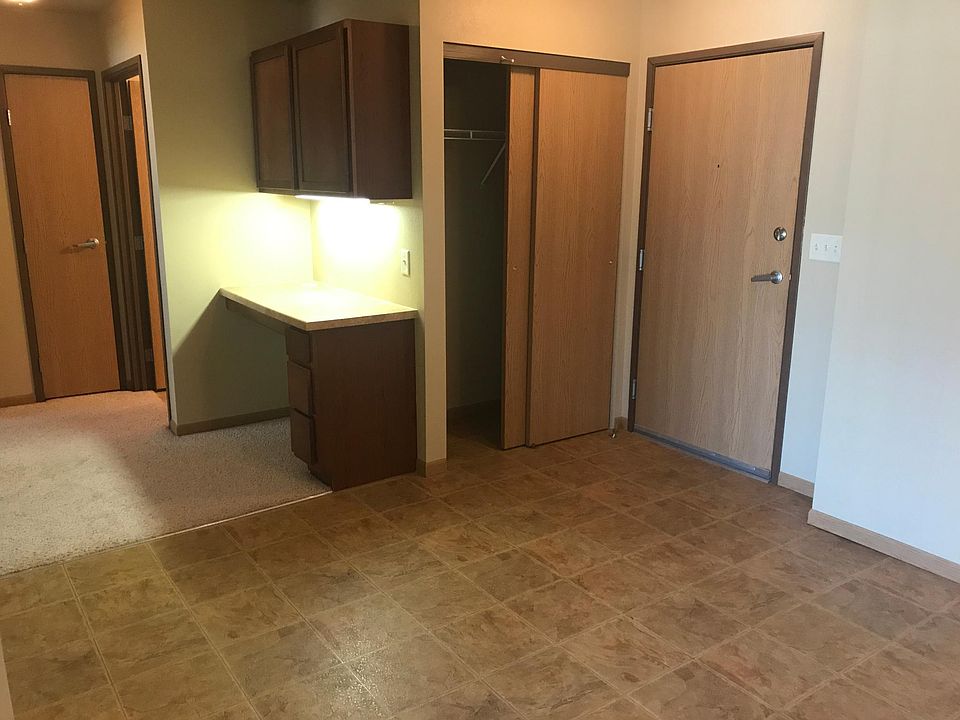 1st image of 2411 36th St S APT 211