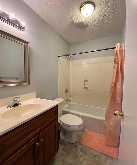 220 Pearson St — Photo 22