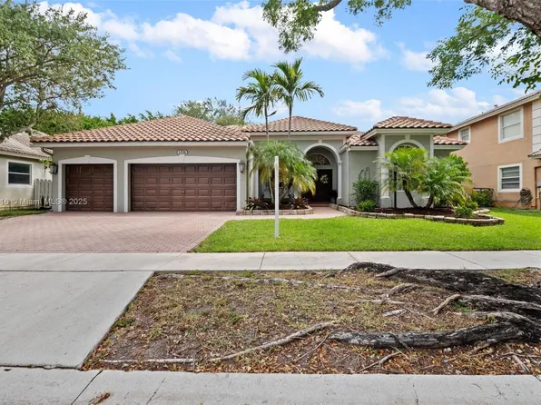 13741 NW 23rd St, Pembroke Pines, FL 33028