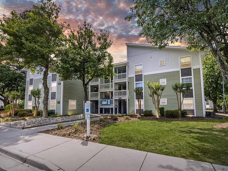 Village Green Apartment Homes — Photo 37