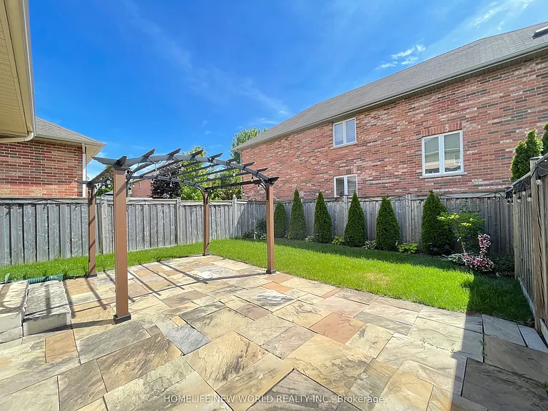 2276 Whistling Springs Cres — Photo 26