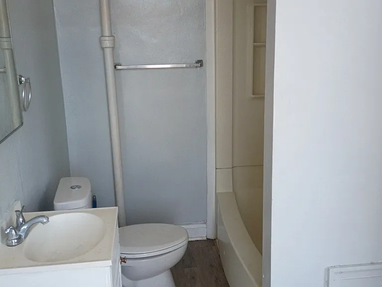 207 S Maple Ave #4 — Photo 2