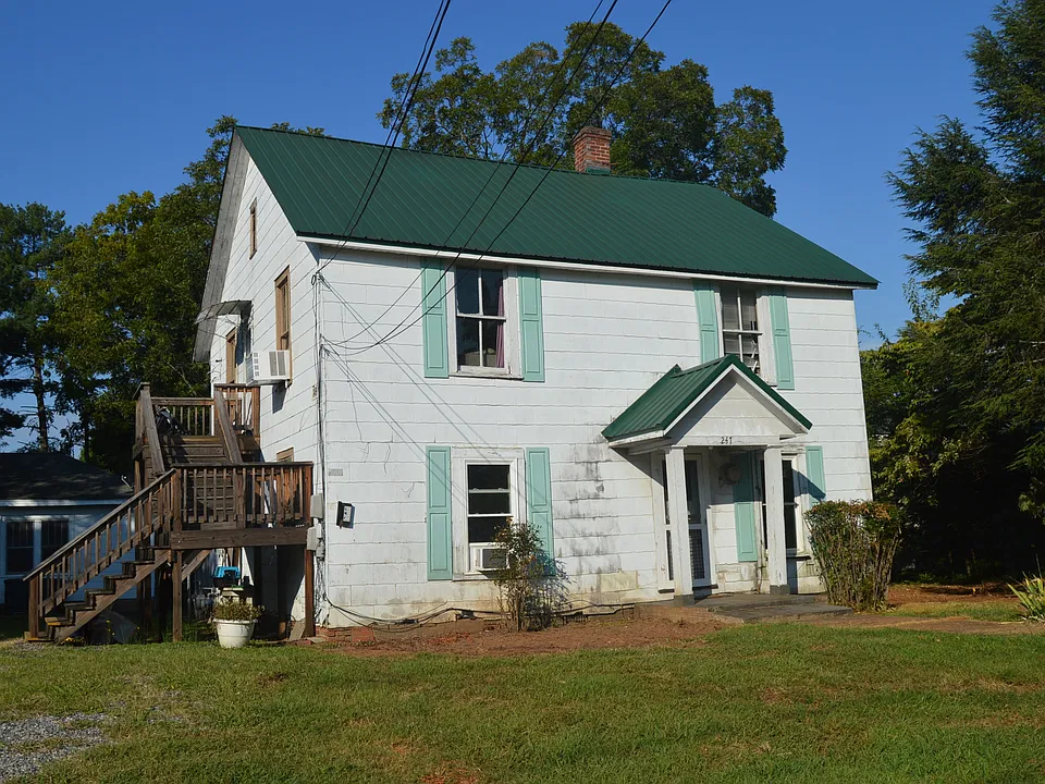 247 N Main St