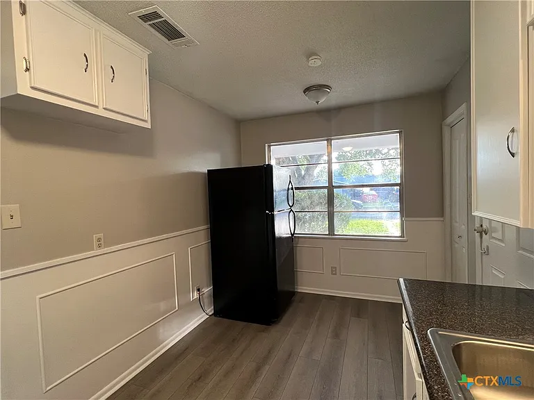4612 Camellia St — Photo 3