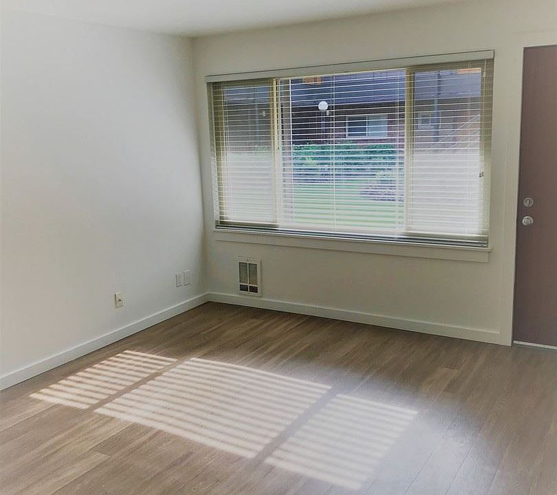 2nd image of 848 NE 67th St APT 305