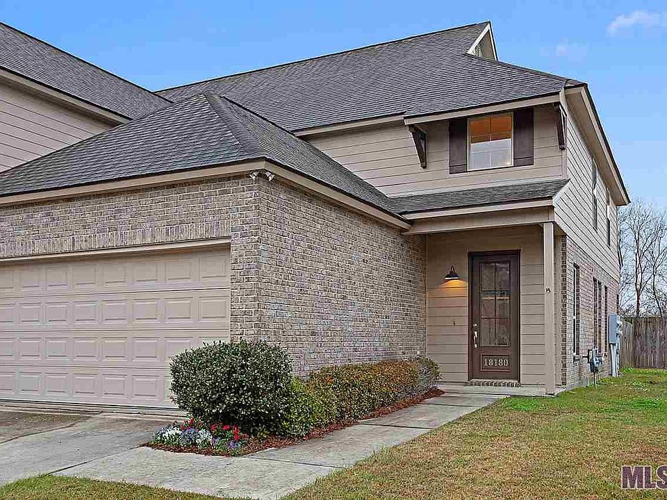 1st image of 18180 Pinehurst Dr