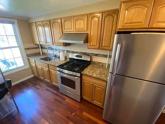 2nd image of 14-21 Astoria Blvd #2W