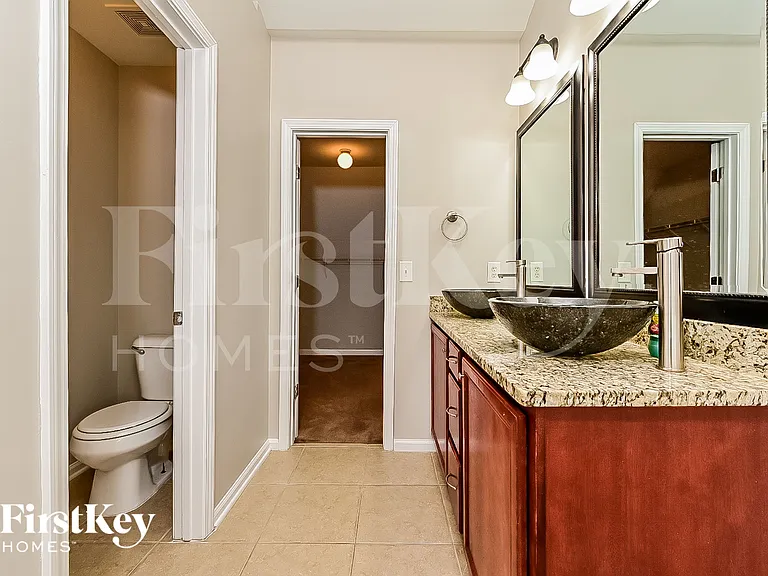 821 Harrison Dr — Photo 10
