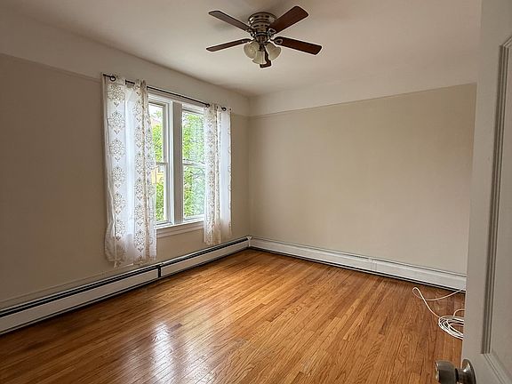 Lg Bedroom