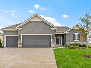 20804 W 189th St, Spring Hill, KS 66083