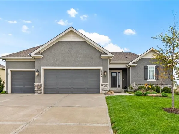 20804 W 189th St, Spring Hill, KS 66083