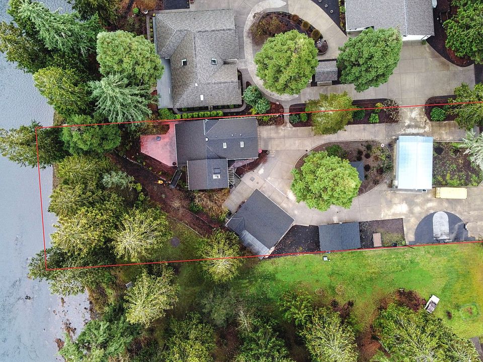1st image of 133 River Glen Ter