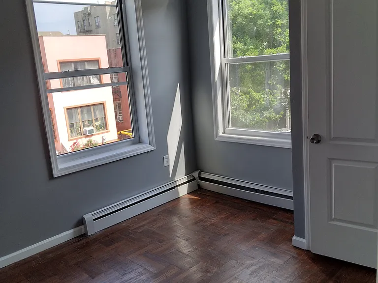 1856 Loring Pl S #2 — Photo 3