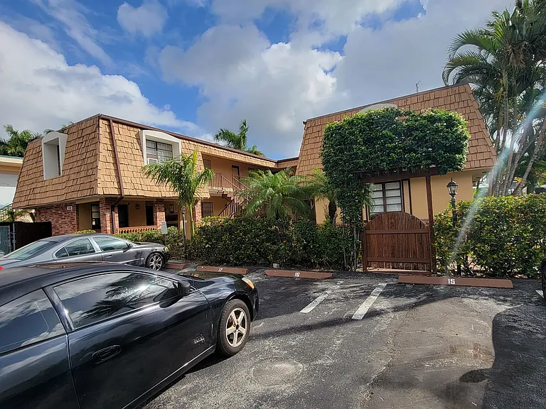 100 Isle of Venice Ft. Lauderdale, FL 33301 — Photo 8