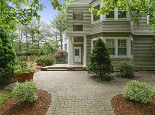 2 Hampton Rd, Lexington, MA 02421