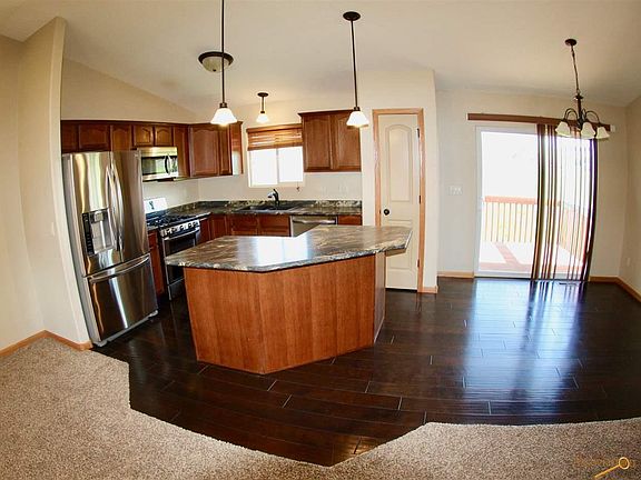 5th image of 137 Savoy Cir