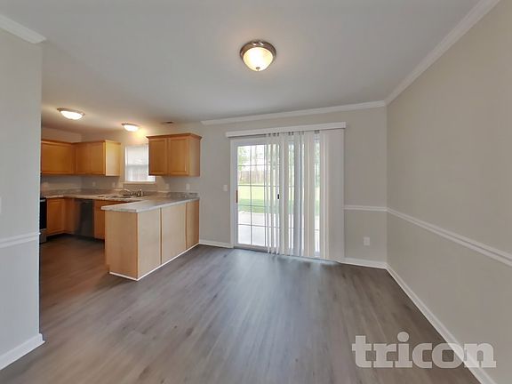 5th image of 1689 Eagle Trace Dr
