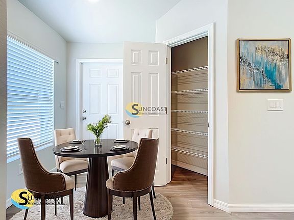 5th image of 2046 Hilton St