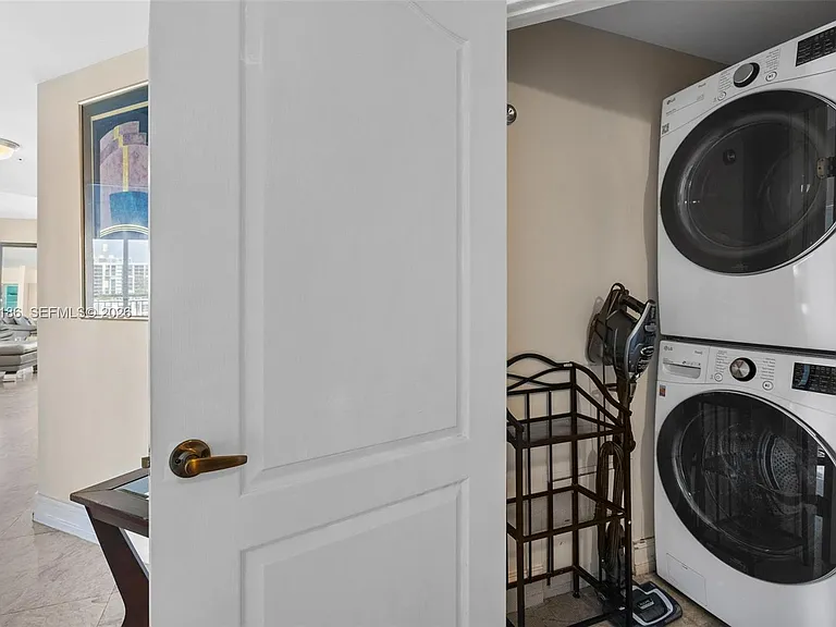 17555 Atlantic Blvd #708 — Photo 35