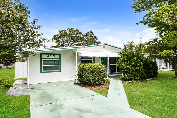 415 California Ave — Photo 1