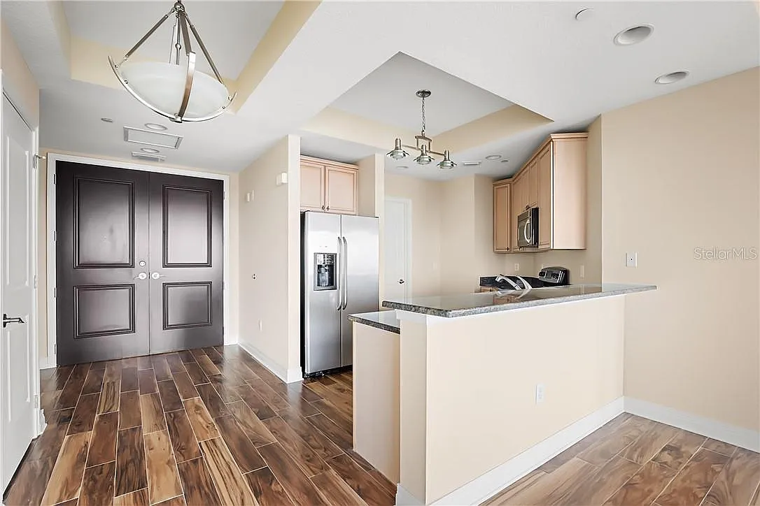 3 bed, 1733 sqft, $5,500 — Photo 2