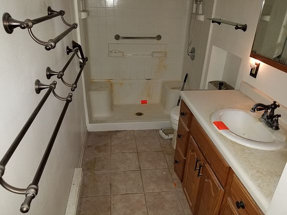 4th image of 2919 Centre Ct