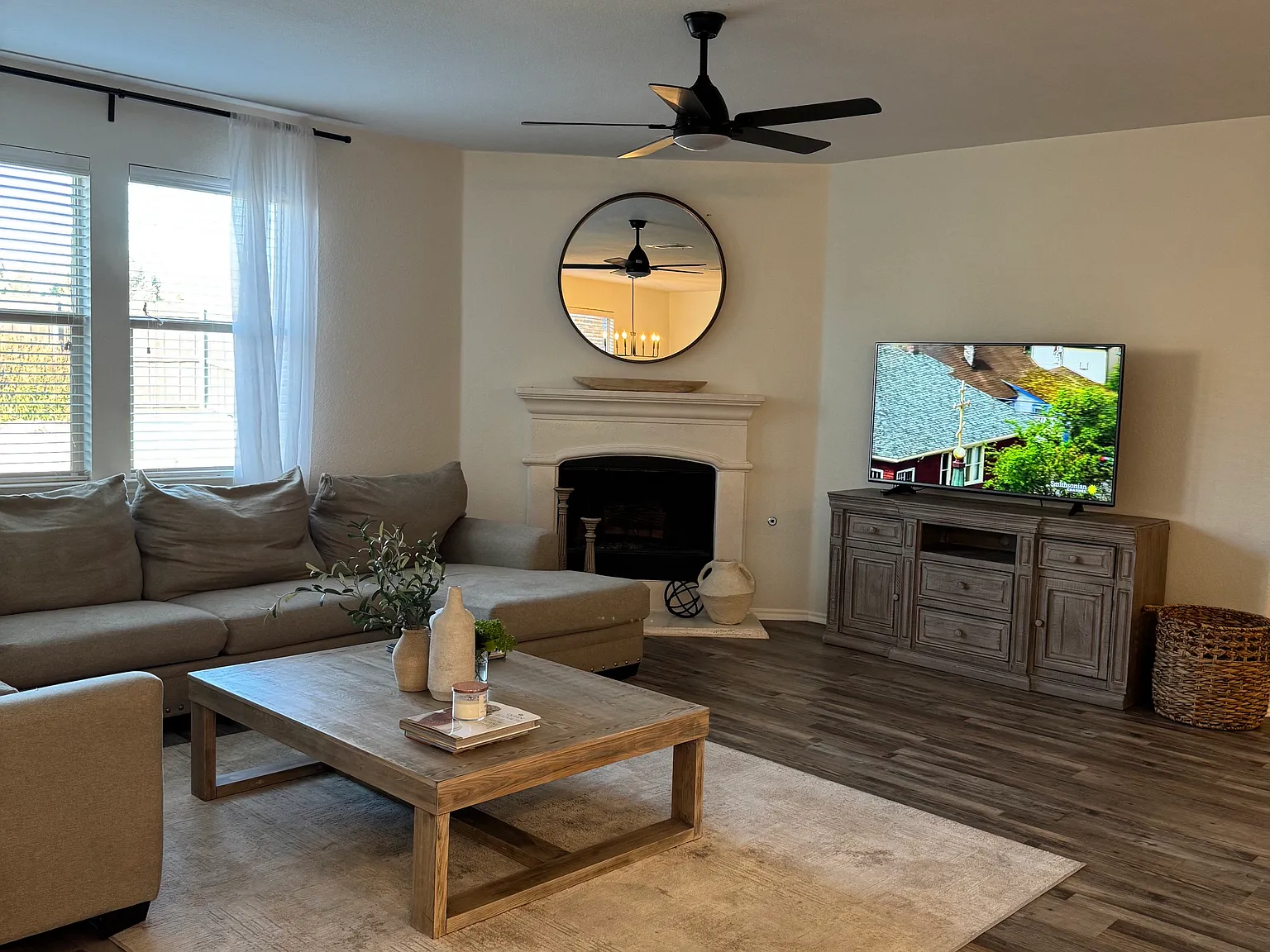 434 Winchester Dr — Photo 3